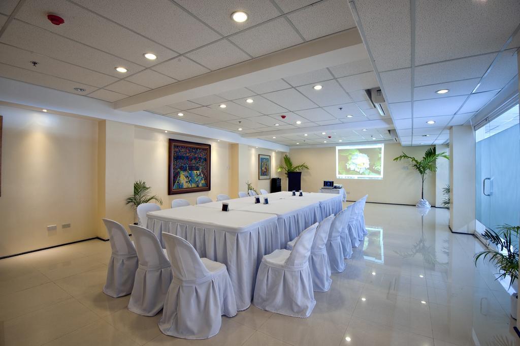 เอ็มซิตี้ สวีทส์ Hotel Cebu ภายนอก รูปภาพ