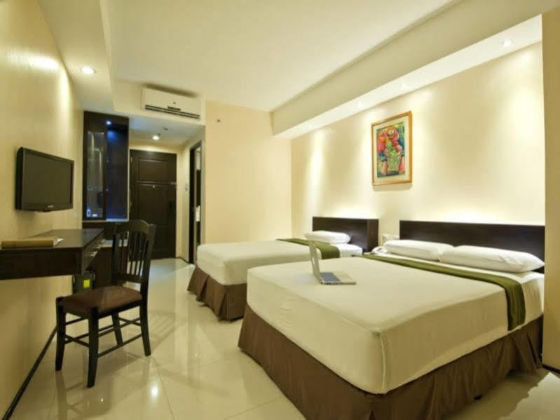 เอ็มซิตี้ สวีทส์ Hotel Cebu ภายนอก รูปภาพ