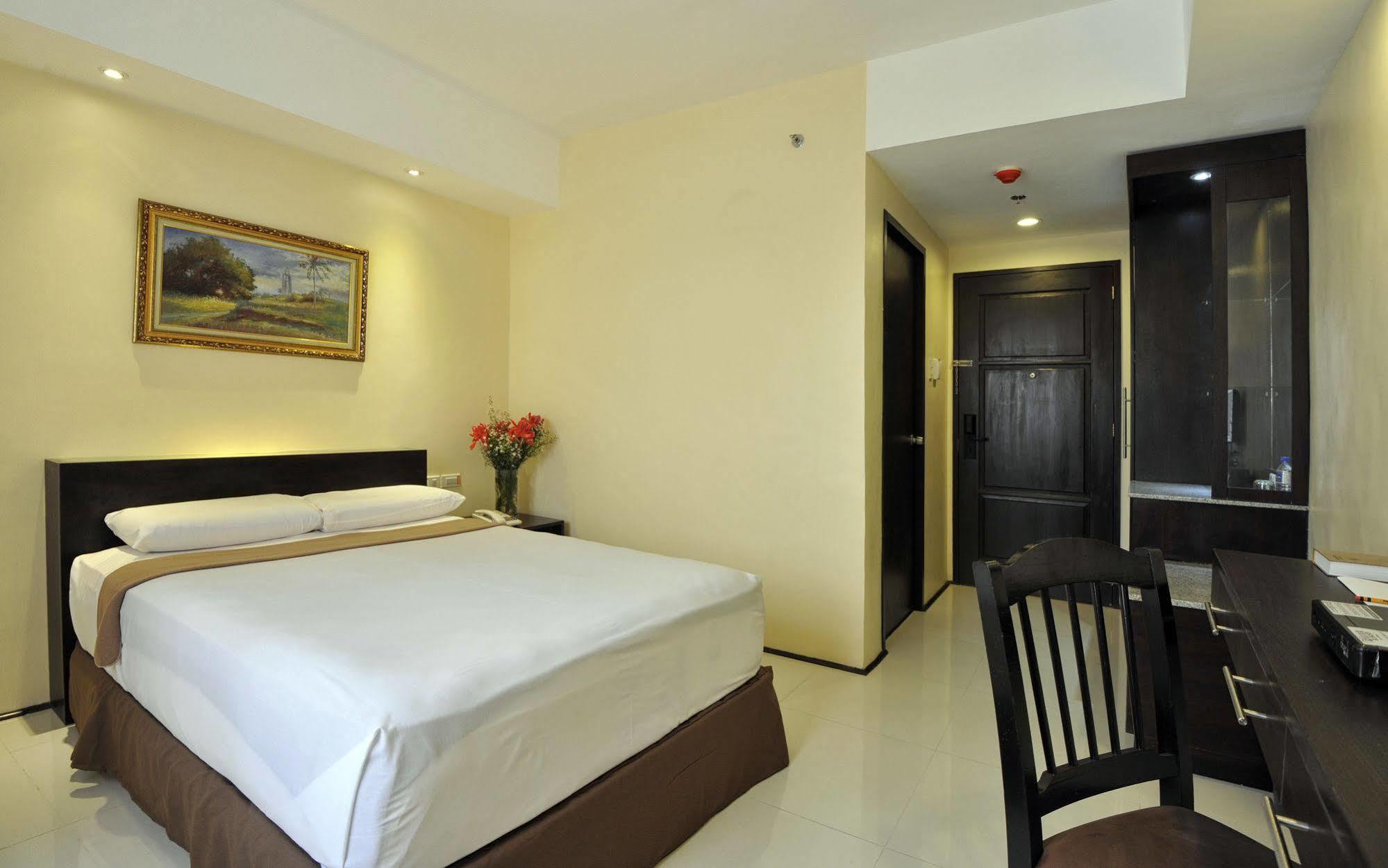 เอ็มซิตี้ สวีทส์ Hotel Cebu ภายนอก รูปภาพ