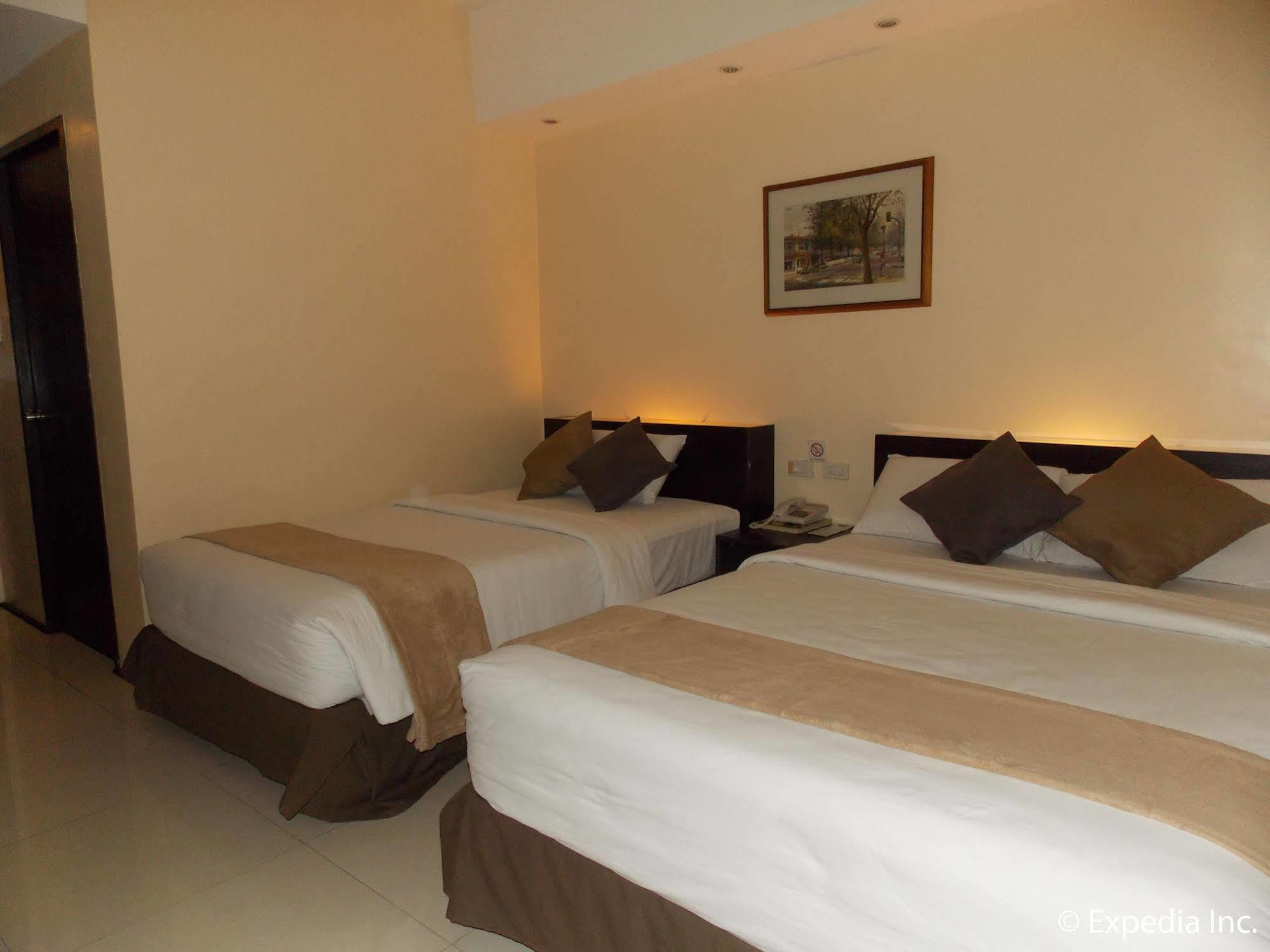 เอ็มซิตี้ สวีทส์ Hotel Cebu ภายนอก รูปภาพ