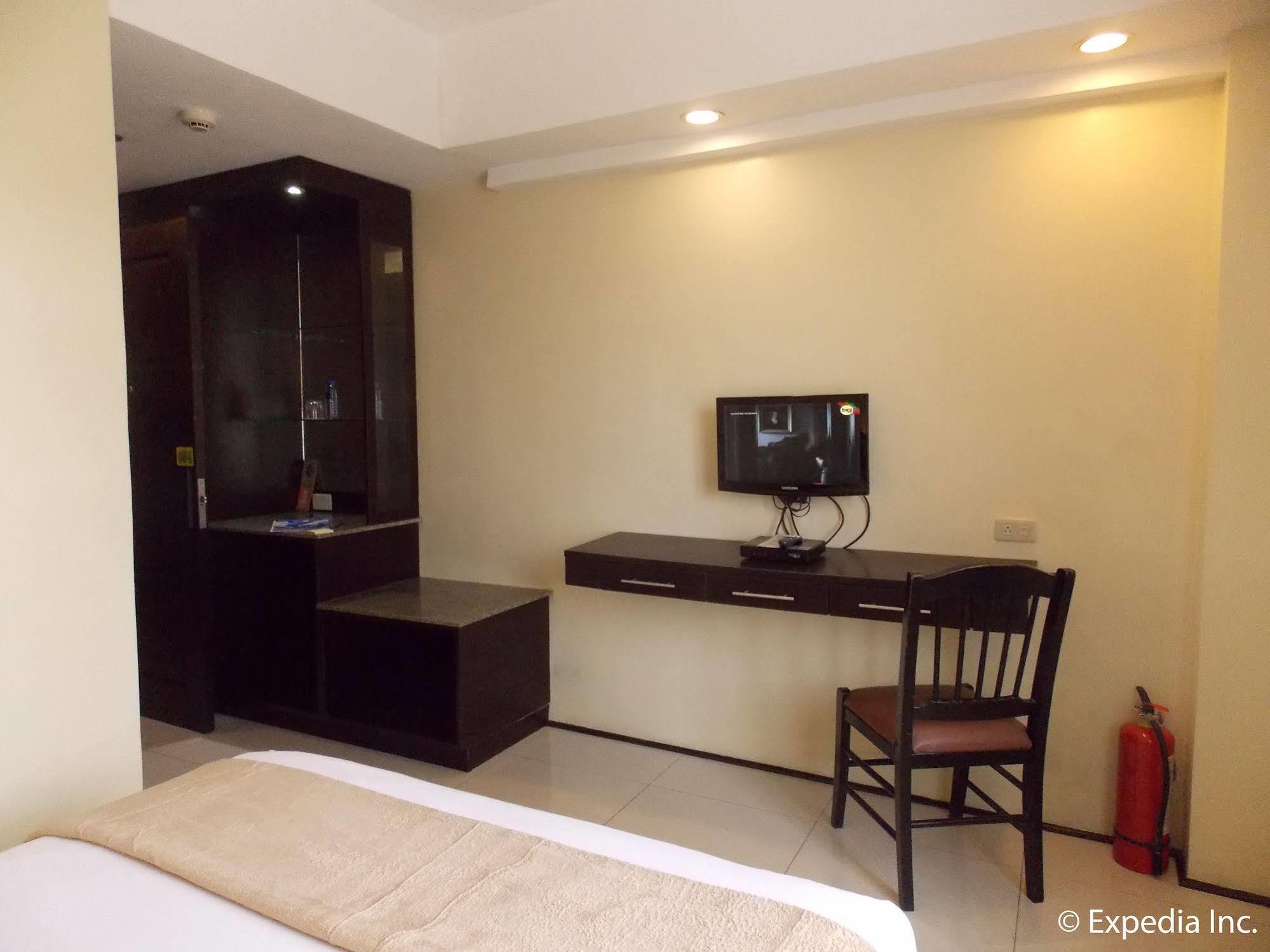 เอ็มซิตี้ สวีทส์ Hotel Cebu ภายนอก รูปภาพ